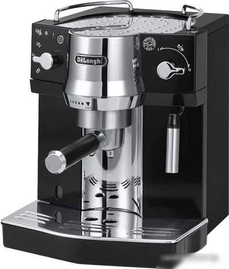Рожковая помповая кофеварка DeLonghi EC 820.B