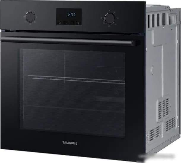 Электрический духовой шкаф Samsung NV68A1110BB