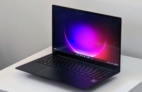 Обзор Samsung Galaxy Book 2 Pro: полноразмерного ноутбука с тонким и лёгким корпусом