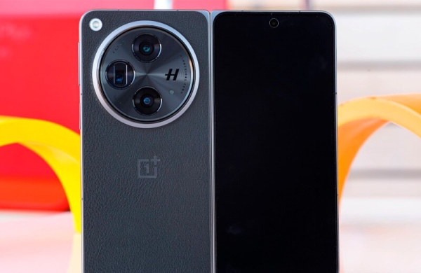 Обзор OnePlus Open: первого складного смартфона с двумя дисплеями
