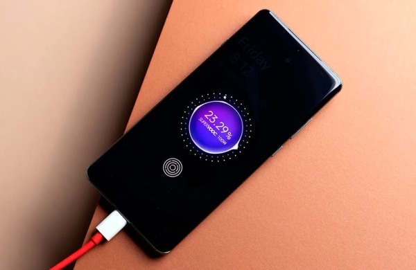 Обзор OnePlus 12: новый флагманский смартфон с значительными улучшениями