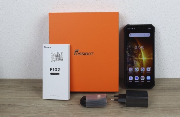 Обзор Fossibot F102: тяжёлого защищённого смартфона с большой батареей и фонарём 3 Вт