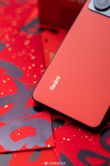 Праздничная лимитка Redmi Note 13 Pro поступила в продажу: много фото