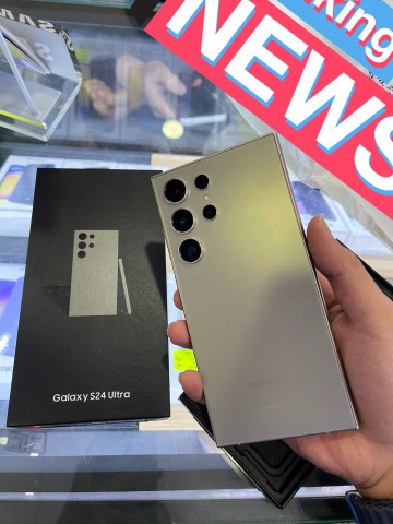 Samsung Galaxy S24 Ultra и его коробка на новых живых фото