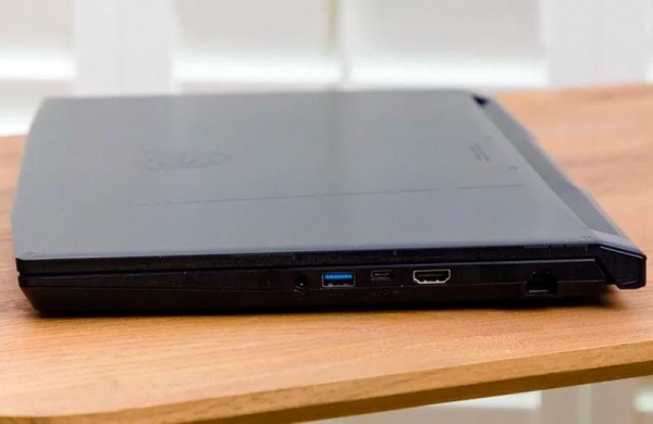 Обзор MSI Katana 15 (2023): производительного игрового ноутбука с тусклым дисплеем и дизайном