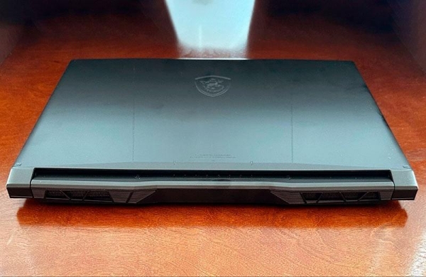 Обзор MSI Katana 15 (2023): производительного игрового ноутбука с тусклым дисплеем и дизайном