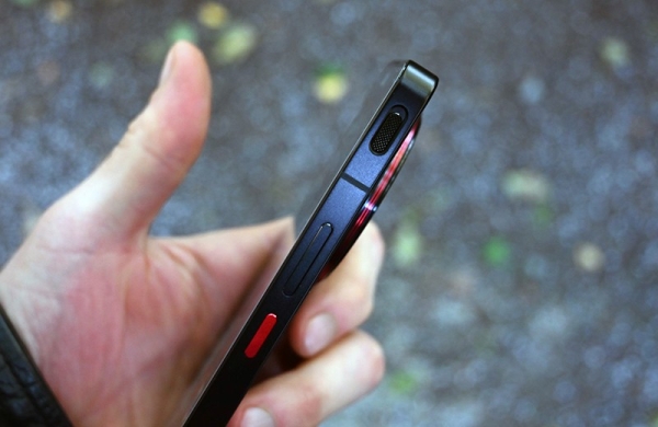 Обзор Nubia Z50S Pro: премиального смартфона с уникальным дизайном и оснащением