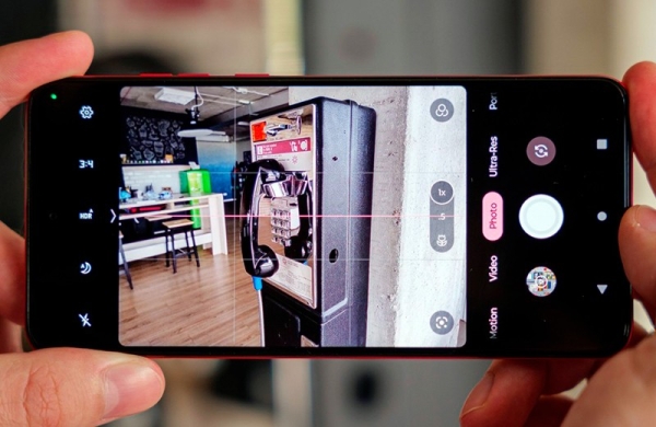 Обзор Motorola Moto G84: смартфона по бюджету с хорошим дисплеем и аккумулятором