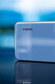 Лимитки Xiaomi 14 под Xiaomi Car SU7 на крупной подборке фото и видео