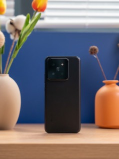 Лимитки Xiaomi 14 под Xiaomi Car SU7 на крупной подборке фото и видео