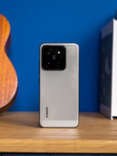 Лимитки Xiaomi 14 под Xiaomi Car SU7 на крупной подборке фото и видео