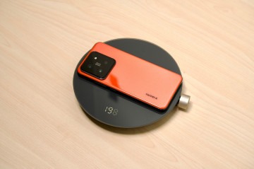 Лимитки Xiaomi 14 под Xiaomi Car SU7 на крупной подборке фото и видео