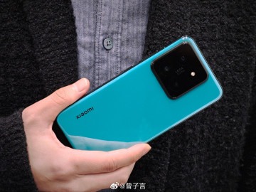 Лимитки Xiaomi 14 под Xiaomi Car SU7 на крупной подборке фото и видео