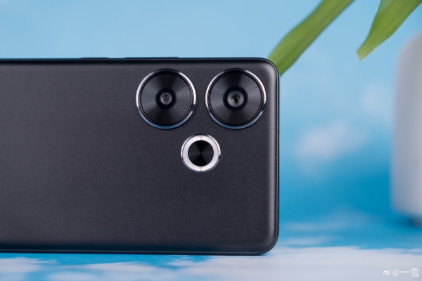 Redmi Turbo 3 во всех расцветках красуется на студийных фото