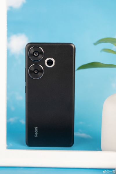 Redmi Turbo 3 во всех расцветках красуется на студийных фото