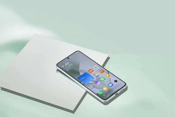 Redmi Turbo 3 во всех расцветках красуется на студийных фото