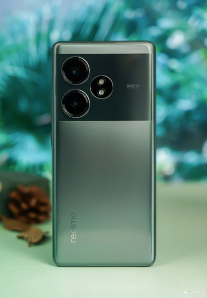 Realme GT Neo 6 SE во всей красе на подборке студийных фото