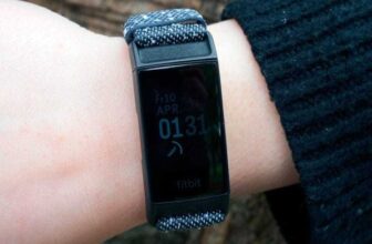Обзор Fitbit Charge 4: обновлённый фитнес-браслет с поддержкой GPS и Spotify