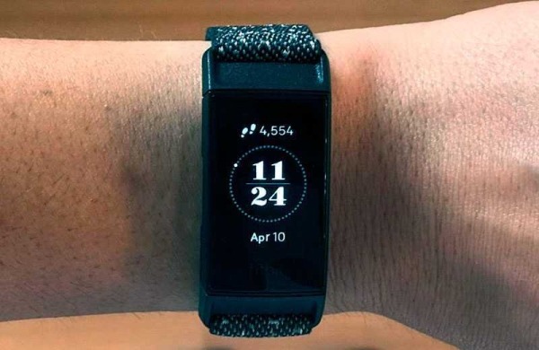 Обзор Fitbit Charge 4: обновлённый фитнес-браслет с поддержкой GPS и Spotify