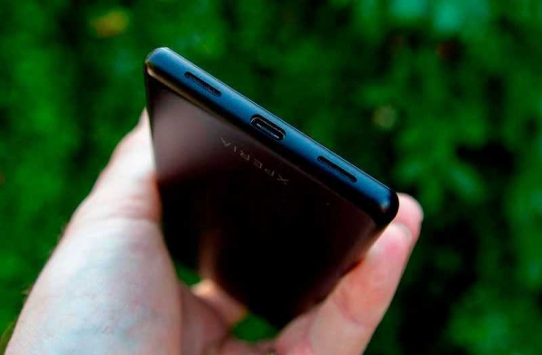 Обзор Sony Xperia L4: морально устаревшего смартфона