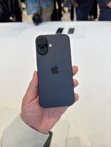 iPhone 16 и 16 Pro во всей красе на подборке живых фото