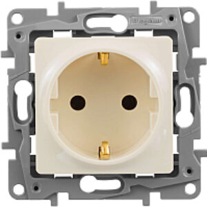 Розетка Etika 672321 21век
