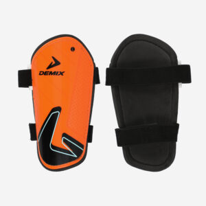 Щитки футбольные Demix
