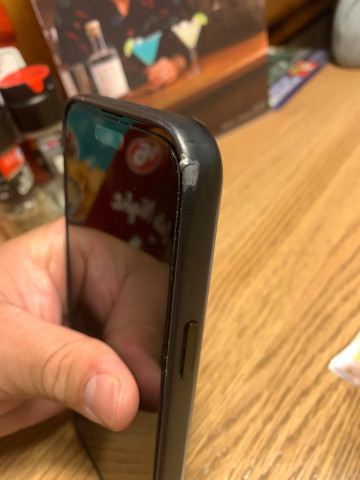 Чехлы Apple FineWoven подвергли массовой критике за быстрый износ