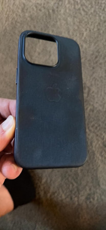 Чехлы Apple FineWoven подвергли массовой критике за быстрый износ