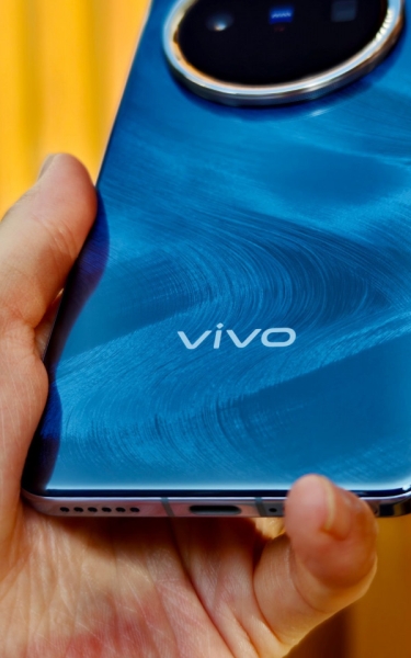 Много живых фото Vivo X200 и X200 Pro mini: что по рамкам?