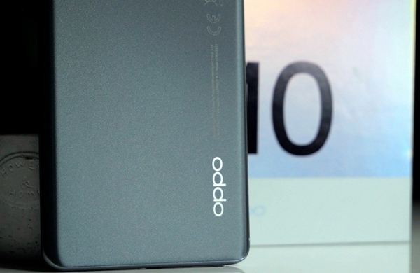 Обзор Oppo Reno10 5G: смартфона со стильной внешностью и множеством различий