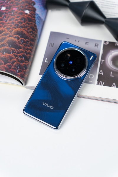 Vivo X200, X200 Pro и Pro mini во всей красе на подборке студийных фот