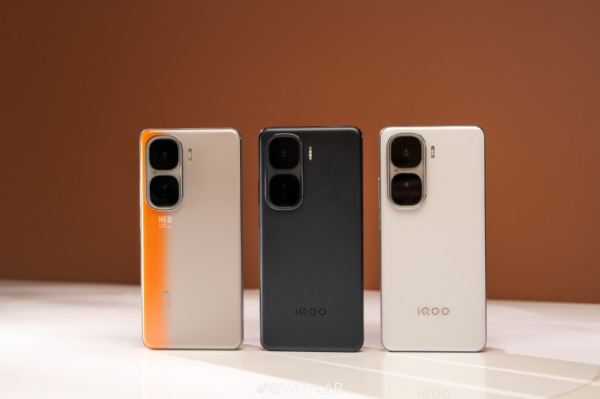 iQOO Neo 10 Pro во всех цветах уже красуется на первых живых фото