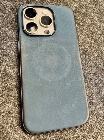 Чехлы Apple FineWoven подвергли массовой критике за быстрый износ